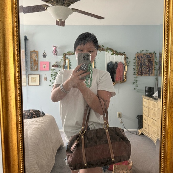 Gorgeous vintage coach duffel purse - Picture 3 of 3